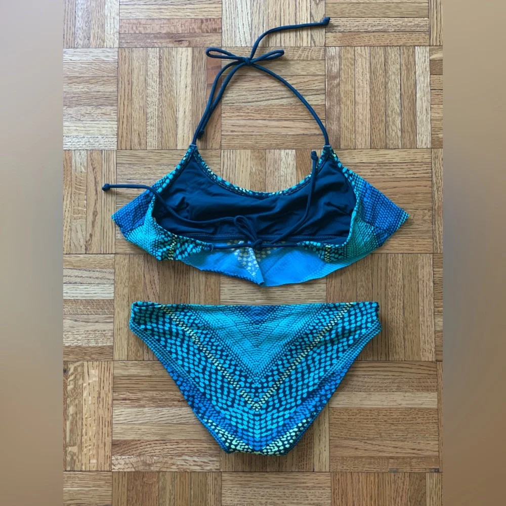 Bikini - Picture 2 of 2